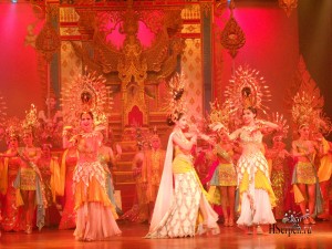 Катои из шоу трансвеститов