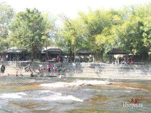 Страна тысячи потускневших улыбок Страна тысячи потускневших улыбок