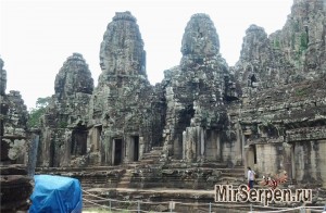 Храм Байон, Ангкор, провинция Сиемреап, Камбоджа Храм Байон, Ангкор, провинция Сиемреап, Камбоджа