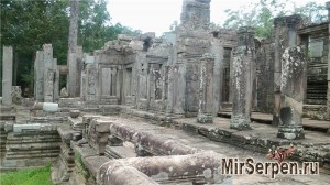 Храм Байон, Ангкор, провинция Сиемреап, Камбоджа Храм Байон, Ангкор, провинция Сиемреап, Камбоджа