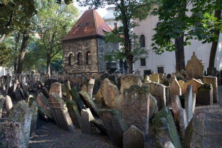 Старое еврейское кладбище в Праге, Чехия Старое еврейское кладбище в Праге, Чехия