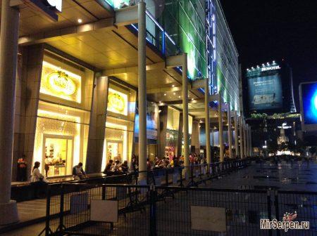 О заботе, смене поколений и семейных ценностях в Таиланде О заботе, смене поколений и семейных ценностях в Таиланде