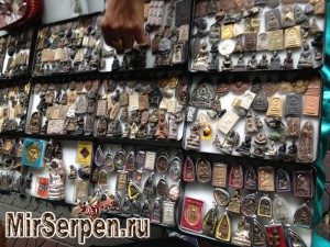 Шоппинг в Бангкоке: Бронзовые сувениры в китайском квартале Шоппинг в Бангкоке: Бронзовые сувениры в китайском квартале