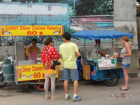Вкусно пожевать в тайских уличных закусочных Вкусно пожевать в тайских уличных закусочных