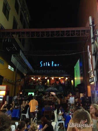 Улица Khao San - сердце ночной жизни Бангкока