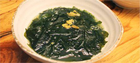 Суп из морской капусты и морского ежа