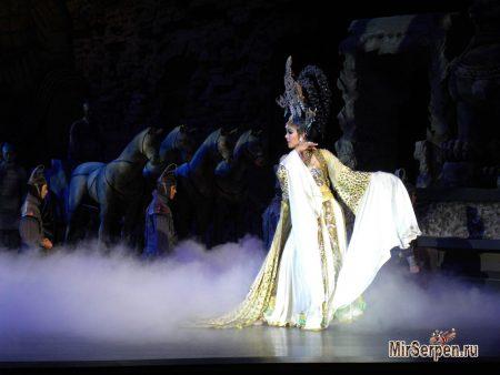 Шоу трансвеститов в Таиланде Шоу трансвеститов в Таиланде