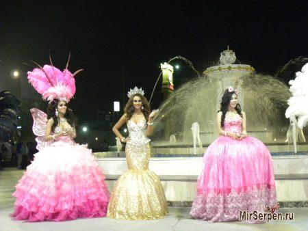 Шоу трансвеститов в Таиланде Шоу трансвеститов в Таиланде