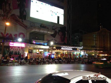 Миссия выполнима: пожевать ночью в Бангкоке Миссия выполнима: пожевать ночью в Бангкоке