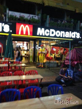 Миссия выполнима: пожевать ночью в Бангкоке Миссия выполнима: пожевать ночью в Бангкоке