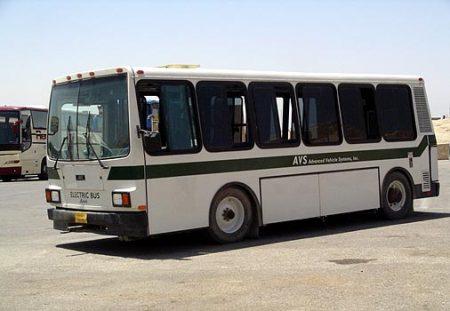 Электрические автобусы на улице Soho, Шарм-эш-Шейх, Египет Электрические автобусы на улице Soho, Шарм-эш-Шейх, Египет