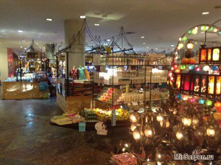 Сувенирный магазин That`s Siam, район Bangla Rd, Пхукет, Таиланд Сувенирный магазин That`s Siam, район Bangla Rd, Пхукет, Таиланд