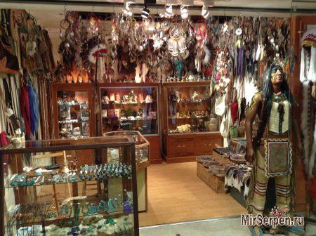 Рынок сувениров Asian Bazaar в торговом комплексе Central Festival, Паттайя Рынок сувениров Asian Bazaar в торговом комплексе Central Festival, Паттайя