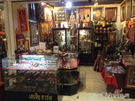 Рынок сувениров Asian Bazaar в торговом комплексе Central Festival, Паттайя Рынок сувениров Asian Bazaar в торговом комплексе Central Festival, Паттайя