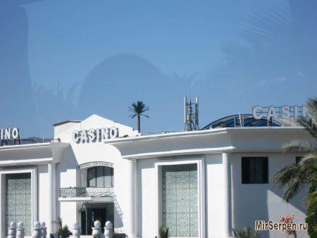 Бесплатный автобус Soho-Naama для туристов отеля Sierra