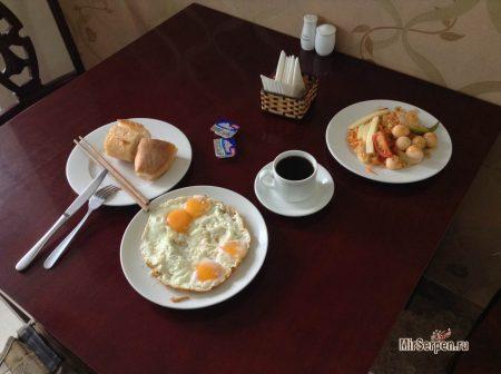 Еда в отеле VietSky 2*, Нячанг, Вьетнам Еда в отеле VietSky 2*, Нячанг, Вьетнам