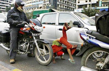 Что в Индии значит красный свет светофора?