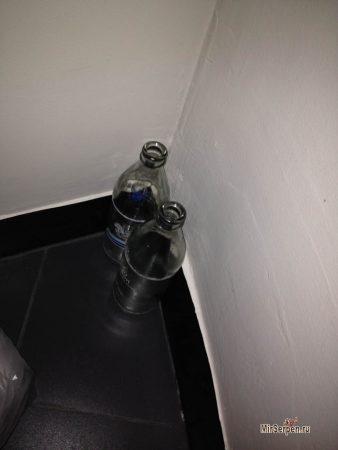 Обращение со стеклянными бутылками в отелях Таиланда