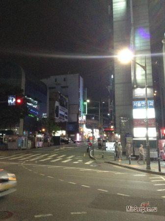 Американские военные в районе Итэвон Американские военные в районе Итэвон