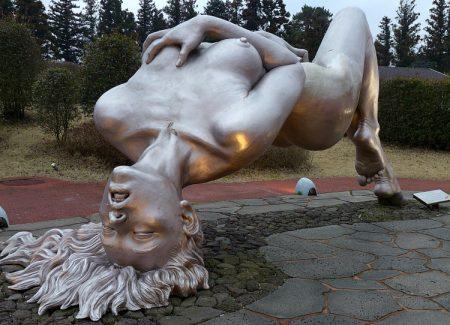 «Земля любви»: южнокорейский парк с эротическими скульптурами «Земля любви»: южнокорейский парк с эротическими скульптурами