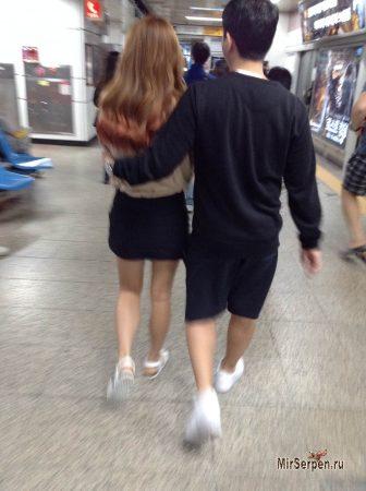 Корейские парочки на улицах Сеула