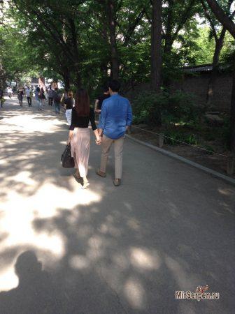 Корейские парочки на улицах Сеула