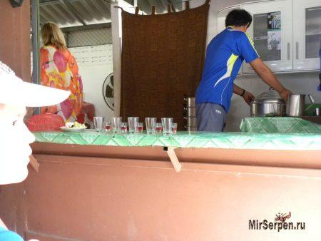 Выпить кровь змеи в Таиланде