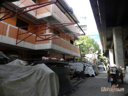 Нетуристический Бангкок: жизнь под хайвеем Нетуристический Бангкок: жизнь под хайвеем