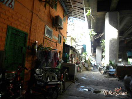 Нетуристический Бангкок: жизнь под хайвеем Нетуристический Бангкок: жизнь под хайвеем