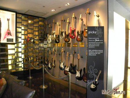 Поиграть на гитаре в Паттайе