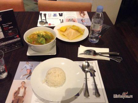 Поведение за столом в Таиланде Поведение за столом в Таиланде