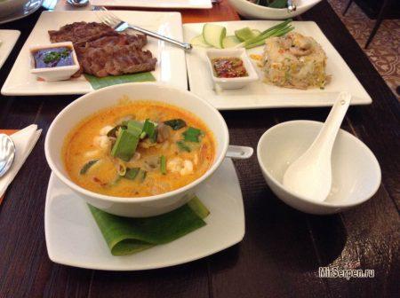 Поведение за столом в Таиланде Поведение за столом в Таиланде