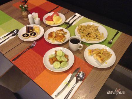 Поведение за столом в Таиланде Поведение за столом в Таиланде