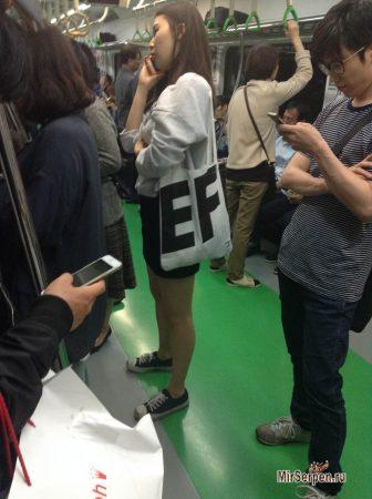 Корейская жизнь с мобильником в руках